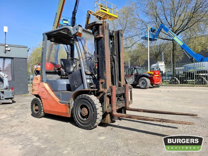 Toyota 02-8FGF20 - Carretilla elevadora de gas: foto 2 Toyota 02-8FGF20 - Carretilla elevadora de gas: foto 2