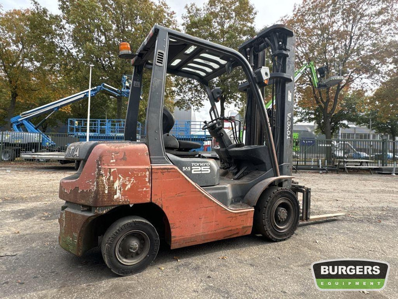 Toyota 8FDF25 - Carretilla elevadora diésel: foto 4 Toyota 8FDF25 - Carretilla elevadora diésel: foto 4