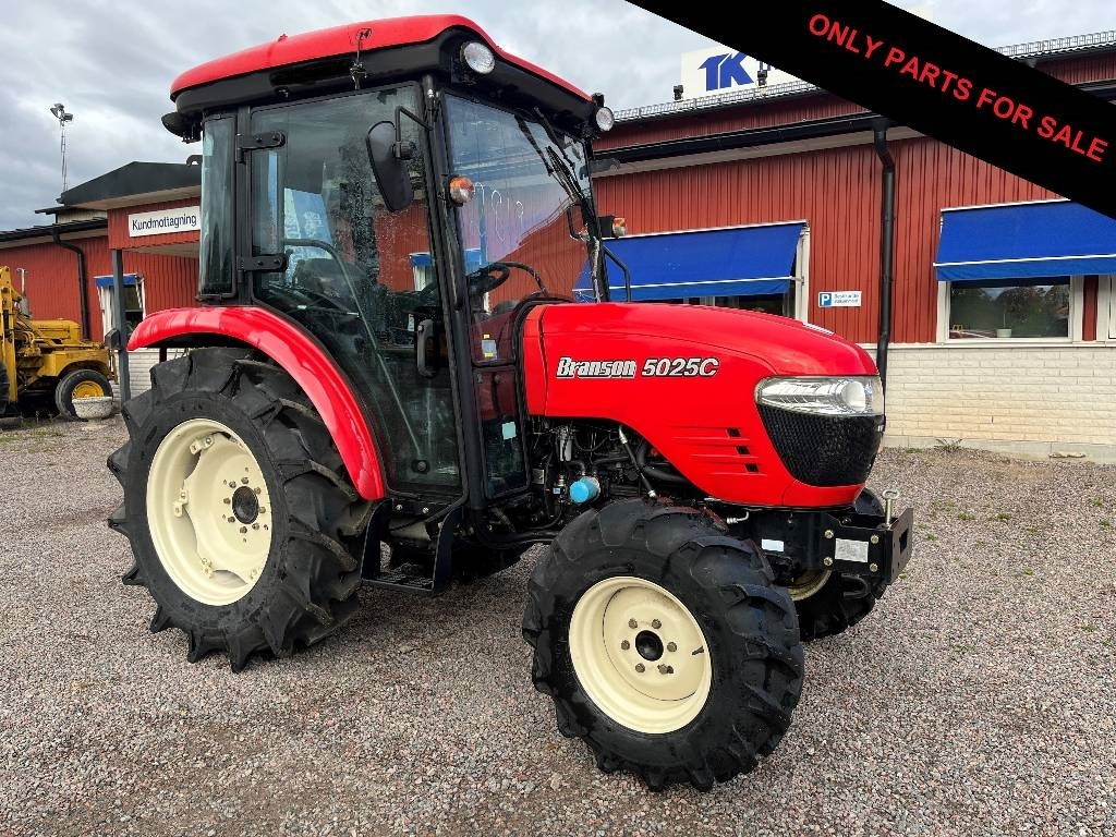 Branson 5025 C Dismantled. Only spare parts - Tractor: foto 1 Branson 5025 C Dismantled. Only spare parts - Tractor: foto 1