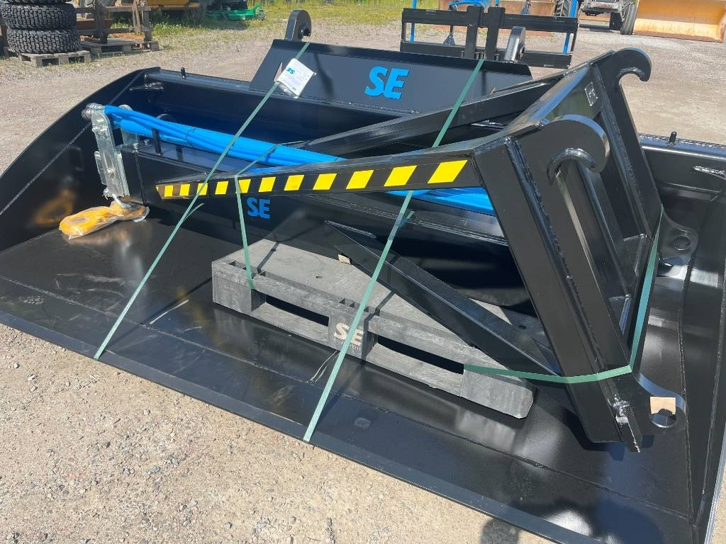 Hydraulisk Kranarm Volvo Stora Bm - Implemento para Maquinaria de construcción: foto 1 Hydraulisk Kranarm Volvo Stora Bm - Implemento para Maquinaria de construcción: foto 1