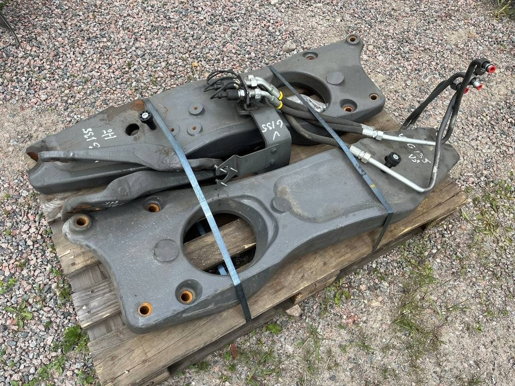 Lastarfäste Quicke Ålö till Valtra G135 - Acoplamiento rápido: foto 2 Lastarfäste Quicke Ålö till Valtra G135 - Acoplamiento rápido: foto 2