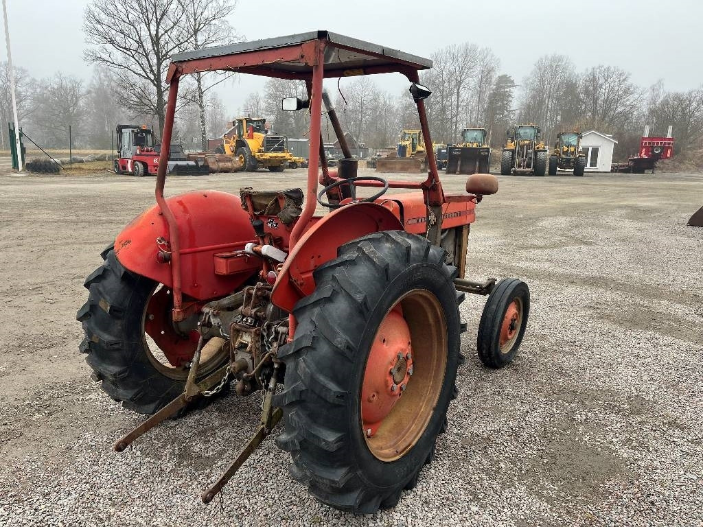 Massey Ferguson 130 Dismantled. Only specific spare parts - Tractor: foto 2 Massey Ferguson 130 Dismantled. Only specific spare parts - Tractor: foto 2