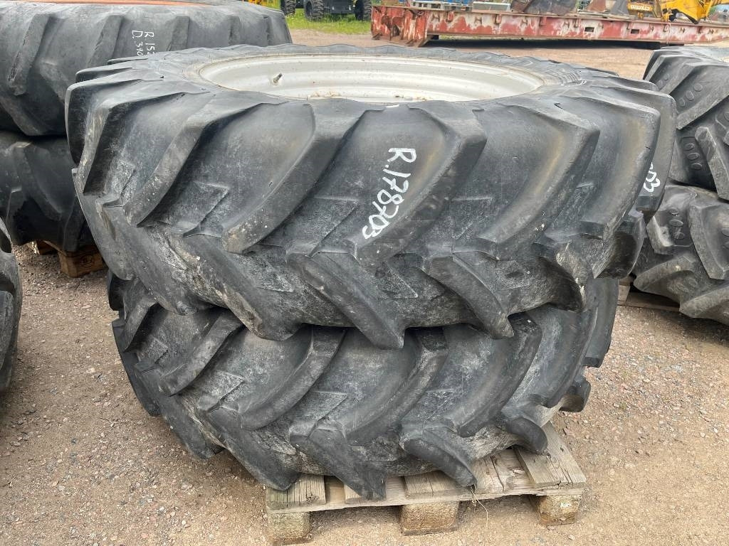 Michelin 16,9R34 till Case IH - Neumático para Maquinaria agrícola: foto 1 Michelin 16,9R34 till Case IH - Neumático para Maquinaria agrícola: foto 1