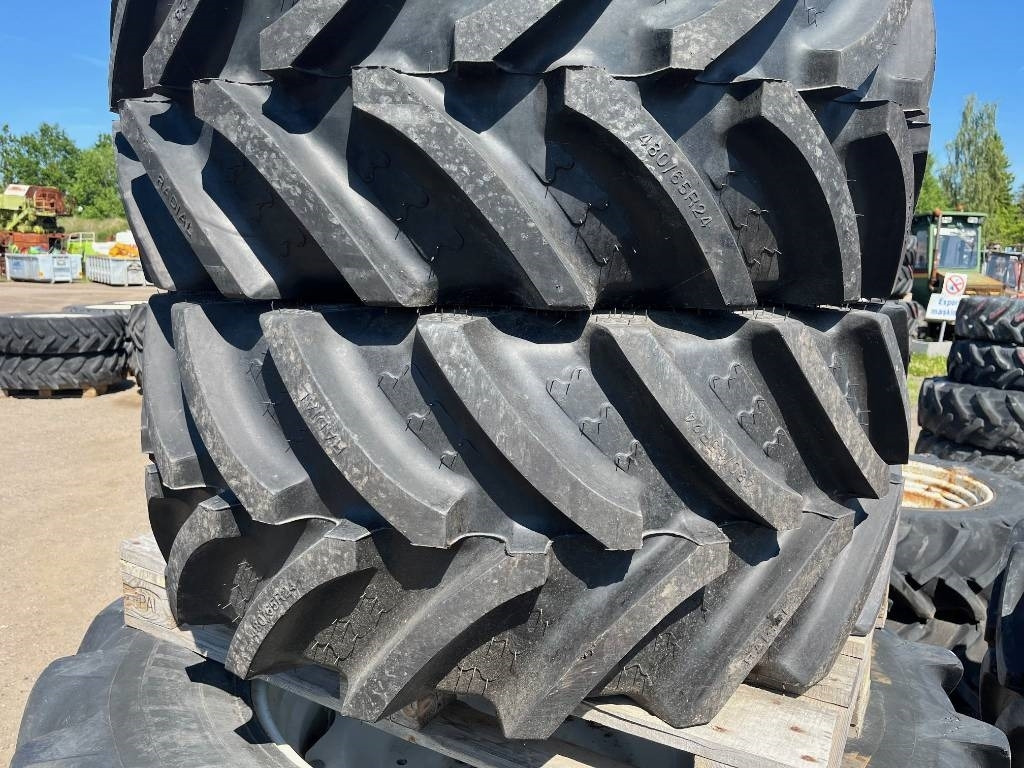 Michelin 600/65R34 480/65R24 till NH T5070 - Neumático para Maquinaria agrícola: foto 4 Michelin 600/65R34 480/65R24 till NH T5070 - Neumático para Maquinaria agrícola: foto 4