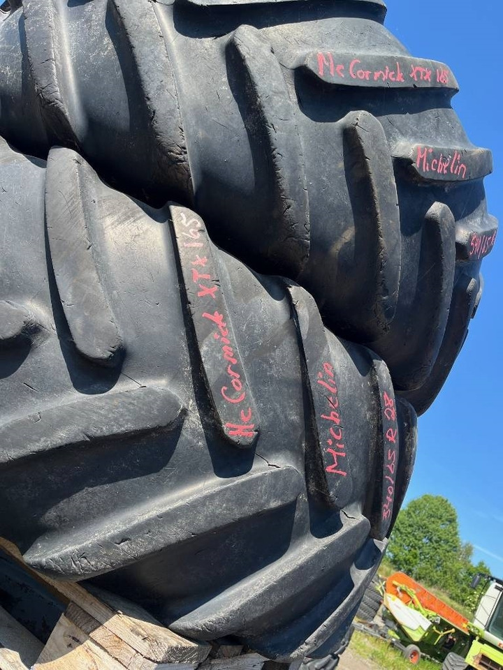 Michelin 650/65R38 520/65R28 till Case , MC Cormick - Neumático para Maquinaria agrícola: foto 4 Michelin 650/65R38 520/65R28 till Case , MC Cormick - Neumático para Maquinaria agrícola: foto 4