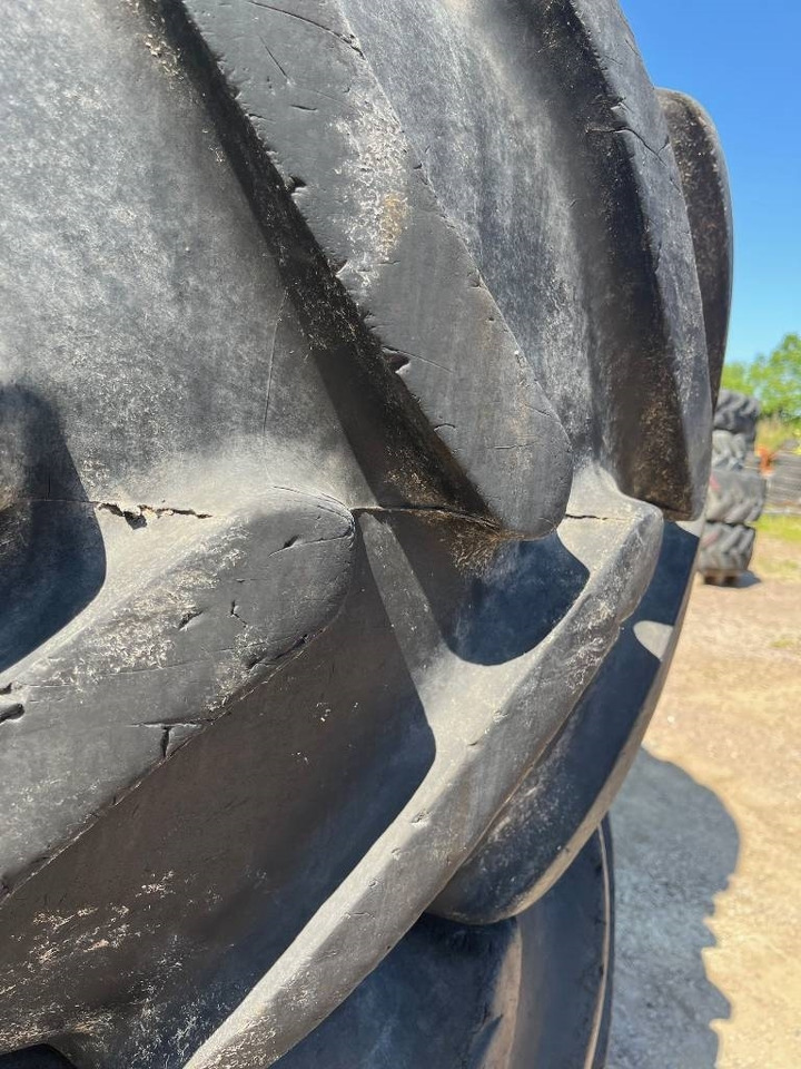 Michelin 650/65R38 520/65R28 till Case , MC Cormick - Neumático para Maquinaria agrícola: foto 3 Michelin 650/65R38 520/65R28 till Case , MC Cormick - Neumático para Maquinaria agrícola: foto 3