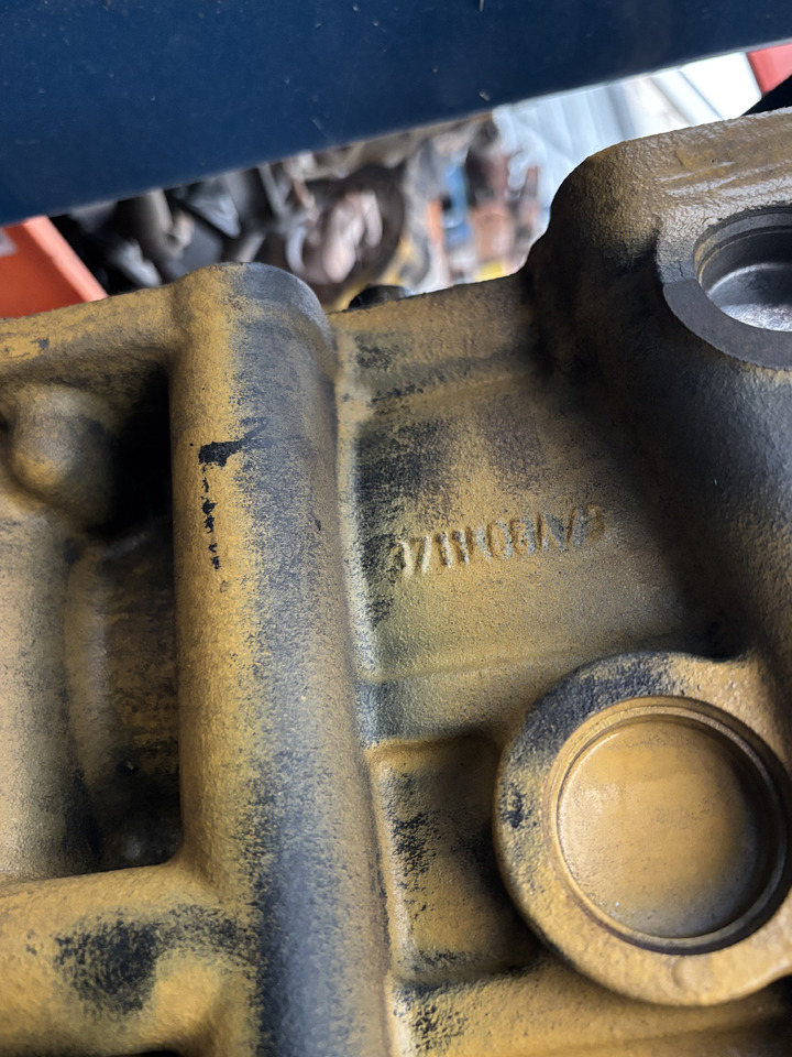 CAT C6.6 666-3106953 Blok Silnika CZĘŚCI - Bloque de cilindros para Maquinaria agrícola: foto 4 CAT C6.6 666-3106953 Blok Silnika CZĘŚCI - Bloque de cilindros para Maquinaria agrícola: foto 4