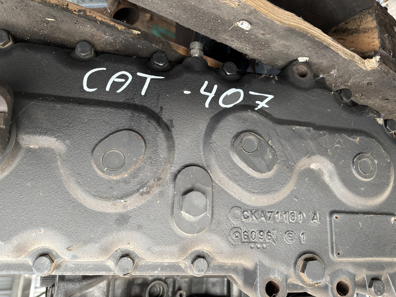 CAT Caterpillar 407 Skrzynia Pośrednia Skrzynia Rozdzielająca Napęd - Transmisión para Maquinaria agrícola: foto 2 CAT Caterpillar 407 Skrzynia Pośrednia Skrzynia Rozdzielająca Napęd - Transmisión para Maquinaria agrícola: foto 2