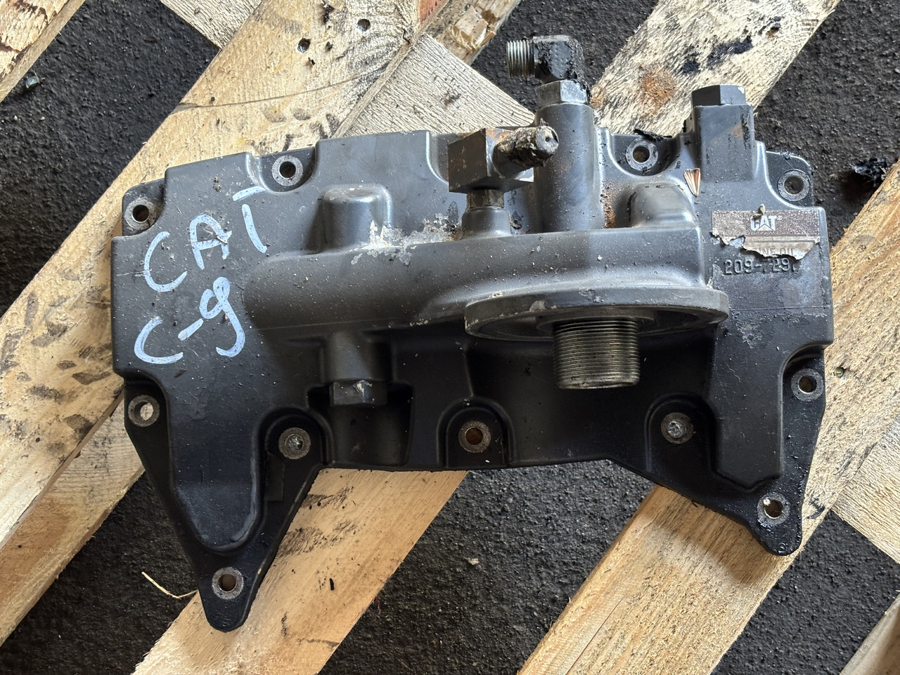 CAT Caterpillar C9 209-7291 Zespół podstawy filtra oleju 2097291 - Filtro de aceite para Maquinaria agrícola: foto 1 CAT Caterpillar C9 209-7291 Zespół podstawy filtra oleju 2097291 - Filtro de aceite para Maquinaria agrícola: foto 1