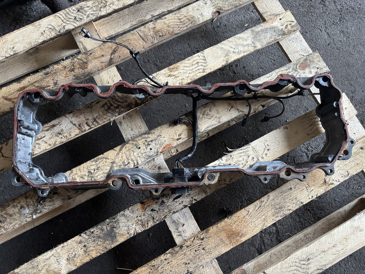 CAT Caterpillar C9 218-0397 Obudowa Pokrywa Zaworów 2180397 - Motor y piezas para Maquinaria agrícola: foto 3 CAT Caterpillar C9 218-0397 Obudowa Pokrywa Zaworów 2180397 - Motor y piezas para Maquinaria agrícola: foto 3