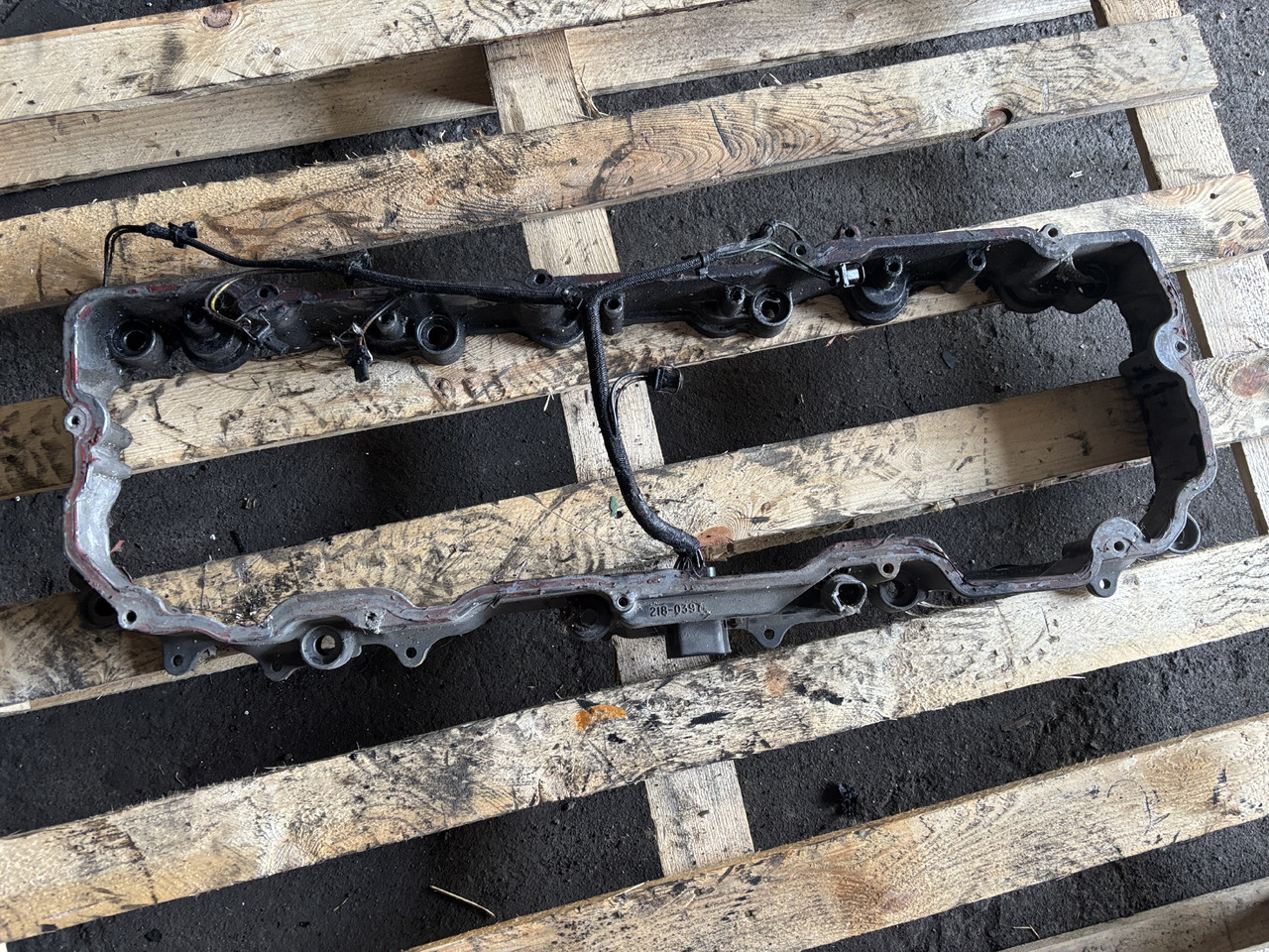 CAT Caterpillar C9 218-0397 Obudowa Pokrywa Zaworów 2180397 - Motor y piezas para Maquinaria agrícola: foto 1 CAT Caterpillar C9 218-0397 Obudowa Pokrywa Zaworów 2180397 - Motor y piezas para Maquinaria agrícola: foto 1