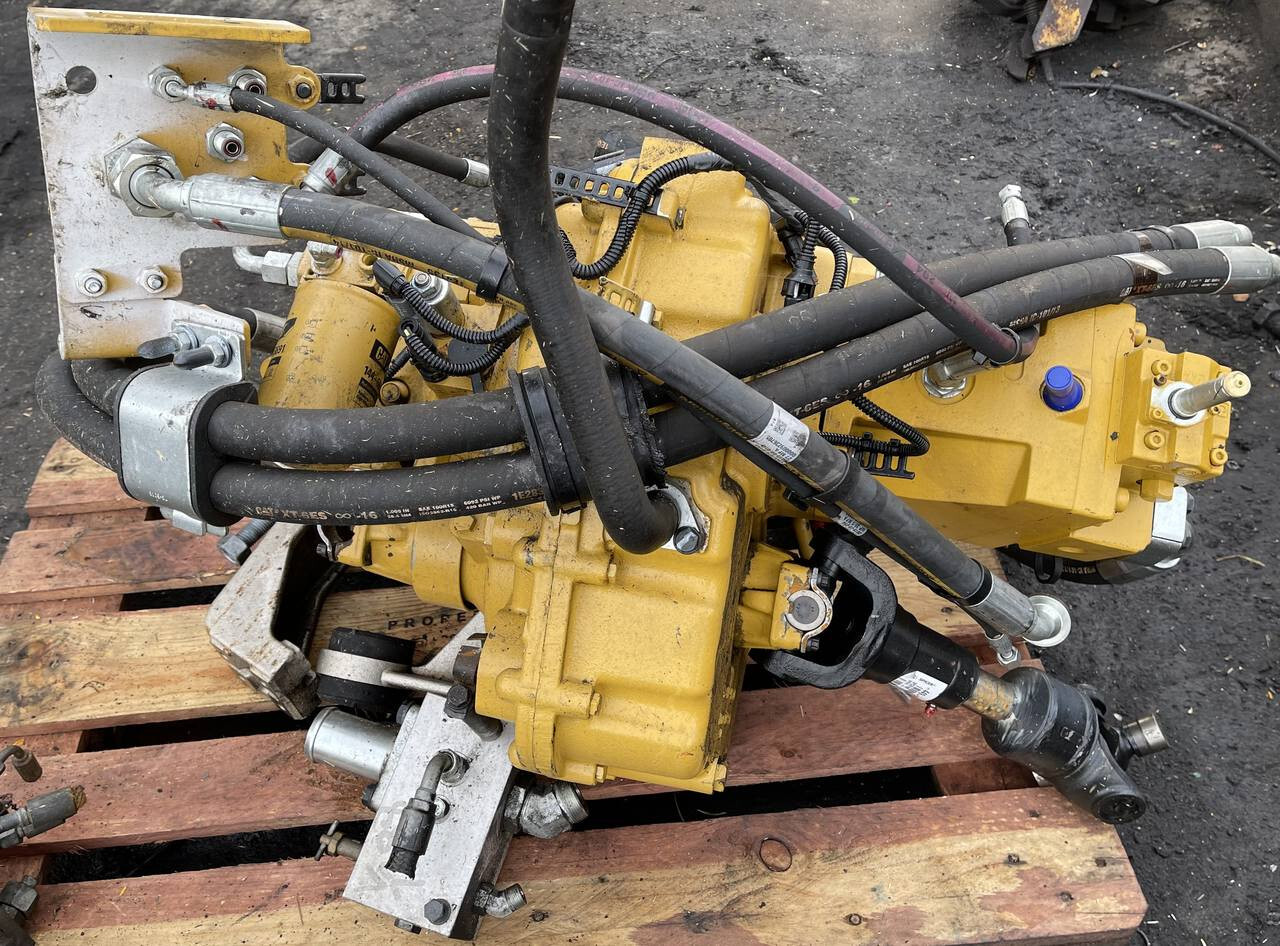 CAT - reduktor pompa jazdy silnik jazdy Caterpillar części - Hidráulica para Maquinaria de construcción: foto 1 CAT - reduktor pompa jazdy silnik jazdy Caterpillar części - Hidráulica para Maquinaria de construcción: foto 1