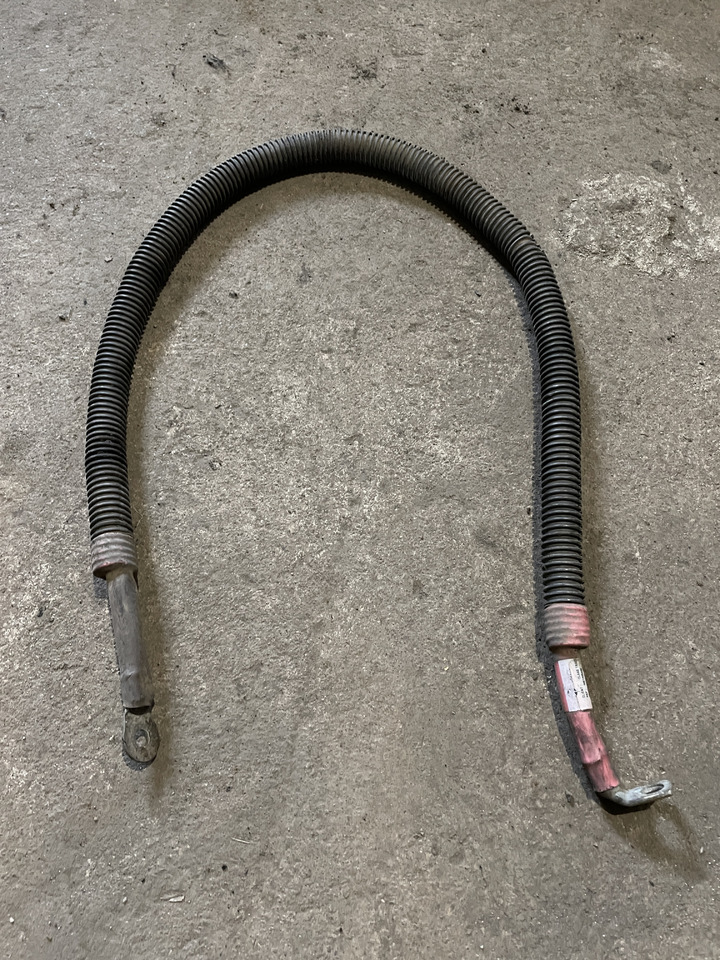 Claas Arion 550-520 650-620 - kabel przewód eletryczny alternator - rozrusznik 0021505462 - Cables/ Alambres para Tractor: foto 1 Claas Arion 550-520 650-620 - kabel przewód eletryczny alternator - rozrusznik 0021505462 - Cables/ Alambres para Tractor: foto 1