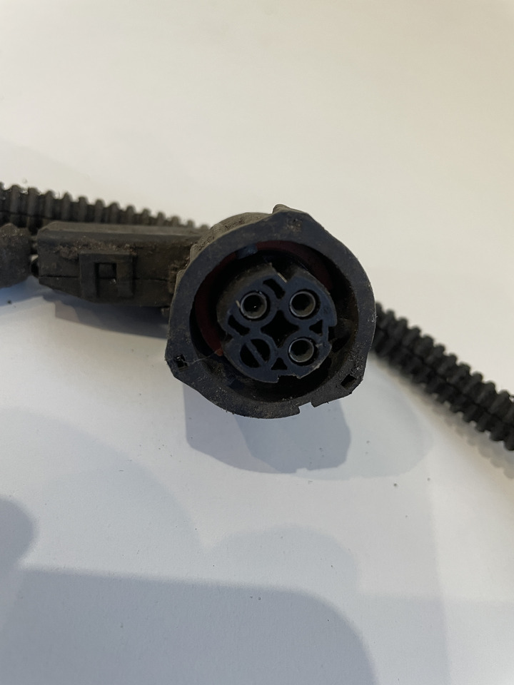 Claas Arion 550-520 650-620 - kabel wiązka elektryczna 0021581981 0021581982 - Cables/ Alambres para Tractor: foto 2 Claas Arion 550-520 650-620 - kabel wiązka elektryczna 0021581981 0021581982 - Cables/ Alambres para Tractor: foto 2
