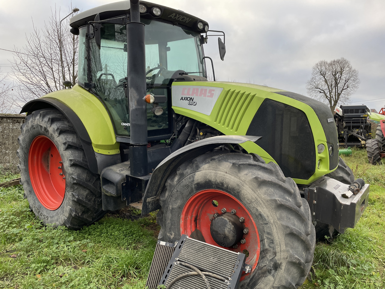 Claas Axion 810 - części - tłumik wydech - Silenciador para Tractor: foto 1 Claas Axion 810 - części - tłumik wydech - Silenciador para Tractor: foto 1