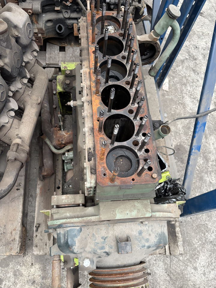 Daimler Benz Mercedes OM352 352.900 Silnik Części Blok - Motor y piezas para Maquinaria agrícola: foto 3 Daimler Benz Mercedes OM352 352.900 Silnik Części Blok - Motor y piezas para Maquinaria agrícola: foto 3