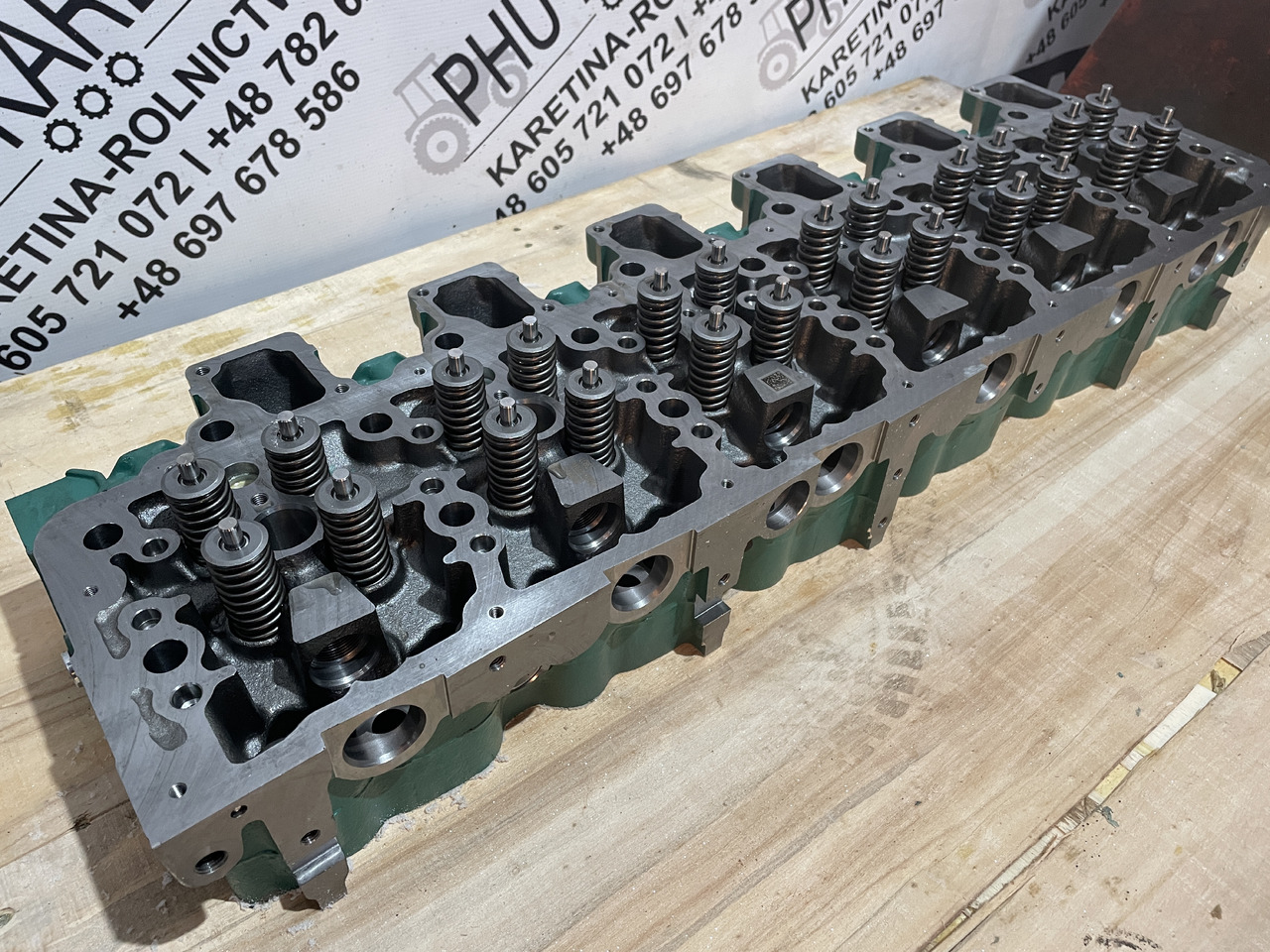 Deutz-Fahr Agrotron - głowica cylindrów kompletna NOWA 04900635 - Cabezal de bloque para Maquinaria agrícola: foto 2 Deutz-Fahr Agrotron - głowica cylindrów kompletna NOWA 04900635 - Cabezal de bloque para Maquinaria agrícola: foto 2