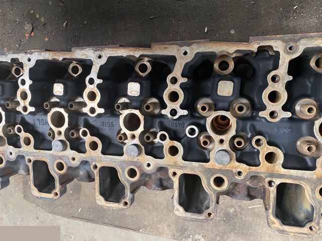 Deutz TCD 2013 L06 4V - Głowica Cylindrów - Cabezal de bloque para Maquinaria agrícola: foto 3 Deutz TCD 2013 L06 4V - Głowica Cylindrów - Cabezal de bloque para Maquinaria agrícola: foto 3