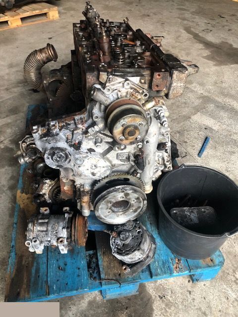 Deutz TCD 3.6 L4 - Głowica - Cabezal de bloque para Maquinaria agrícola: foto 3 Deutz TCD 3.6 L4 - Głowica - Cabezal de bloque para Maquinaria agrícola: foto 3