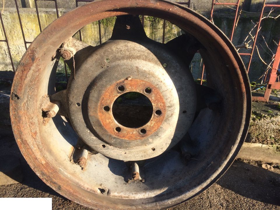 Felga W15Lx38 ZETOR C-385 URSUS PRONAR tylne - Llanta para Maquinaria agrícola: foto 1 Felga W15Lx38 ZETOR C-385 URSUS PRONAR tylne - Llanta para Maquinaria agrícola: foto 1