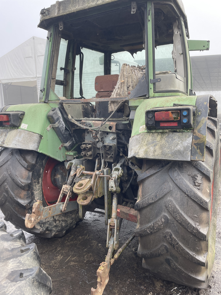 Fendt Farmer 309 - kabina dach drzwi - Puerta y piezas para Maquinaria agrícola: foto 1 Fendt Farmer 309 - kabina dach drzwi - Puerta y piezas para Maquinaria agrícola: foto 1