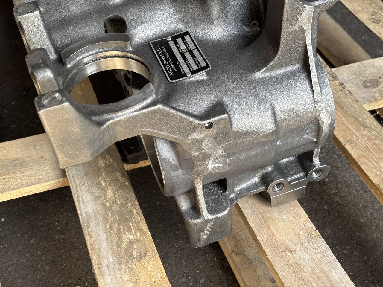 Fendt Obudowa Skrzyni Vario ML130 ML160 M716101081120 G716101000100 - Motor y piezas para Maquinaria agrícola: foto 5 Fendt Obudowa Skrzyni Vario ML130 ML160 M716101081120 G716101000100 - Motor y piezas para Maquinaria agrícola: foto 5