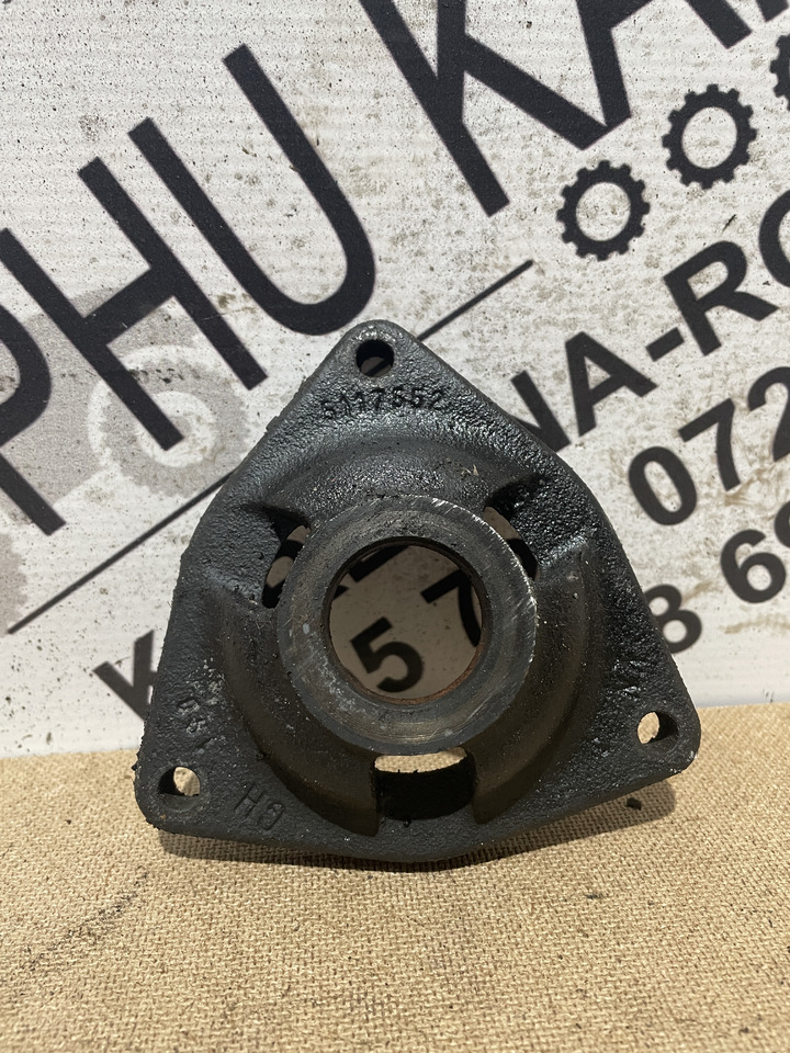 Fiat Ford Case New Holland - pokrywa łoźyska 5117552 - Caja de cambios y piezas para Maquinaria agrícola: foto 1 Fiat Ford Case New Holland - pokrywa łoźyska 5117552 - Caja de cambios y piezas para Maquinaria agrícola: foto 1