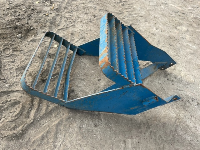 Ford New Holland 8730 - Stopnica | Stopnie - Peldaño para Tractor: foto 1 Ford New Holland 8730 - Stopnica | Stopnie - Peldaño para Tractor: foto 1