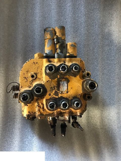 JCB 4cx - Rozdzielacz Przedni - Válvula hidráulica para Retroexcavadora: foto 1 JCB 4cx - Rozdzielacz Przedni - Válvula hidráulica para Retroexcavadora: foto 1