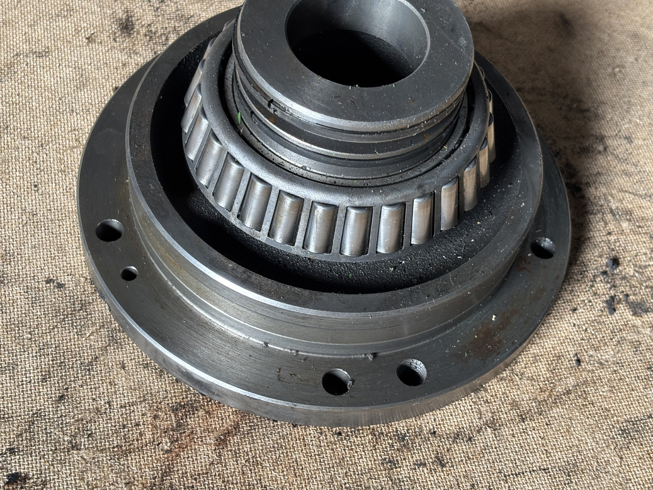 John Deere 6010 6110 6210 Pokrywa Łożyska Pierścień Łożysko L102019 AL112560 AL156506 - Cojinete de motor para Maquinaria agrícola: foto 1 John Deere 6010 6110 6210 Pokrywa Łożyska Pierścień Łożysko L102019 AL112560 AL156506 - Cojinete de motor para Maquinaria agrícola: foto 1