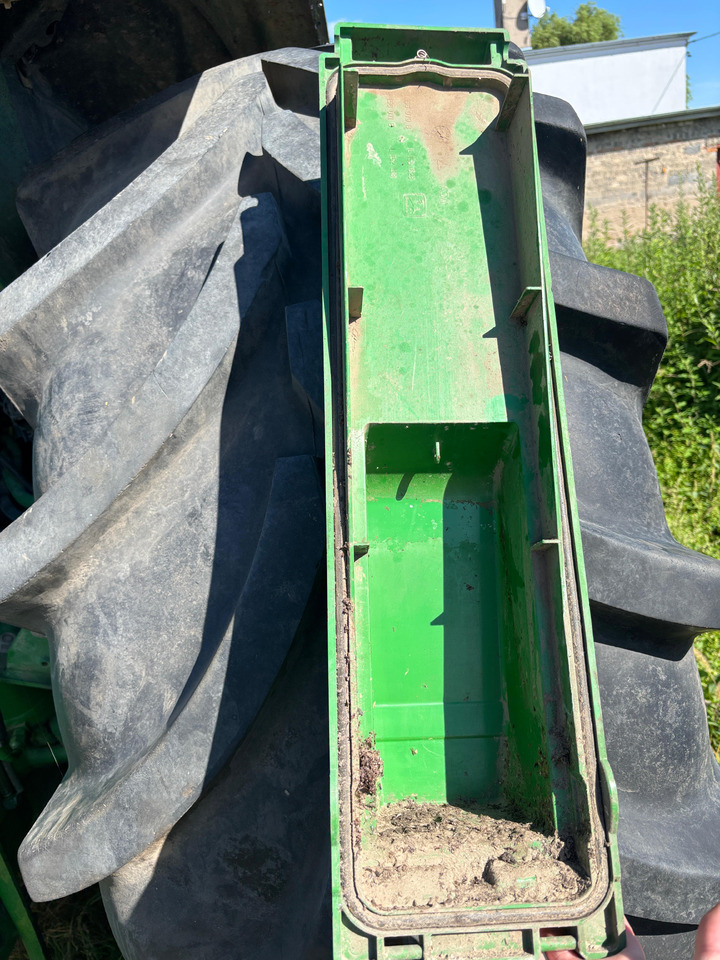 John Deere 6010 6200 6400 6510 Pokrywa obudowy filtra powietrza kabinowego AL153003 - Filtro de cabina para Maquinaria agrícola: foto 2 John Deere 6010 6200 6400 6510 Pokrywa obudowy filtra powietrza kabinowego AL153003 - Filtro de cabina para Maquinaria agrícola: foto 2