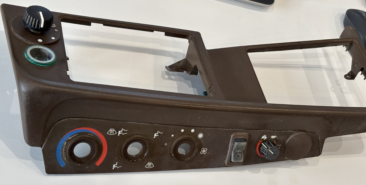 John Deere 6110 6210 Obudowa Ramka Mocowanie L165832 - Cabina e interior para Maquinaria agrícola: foto 4 John Deere 6110 6210 Obudowa Ramka Mocowanie L165832 - Cabina e interior para Maquinaria agrícola: foto 4