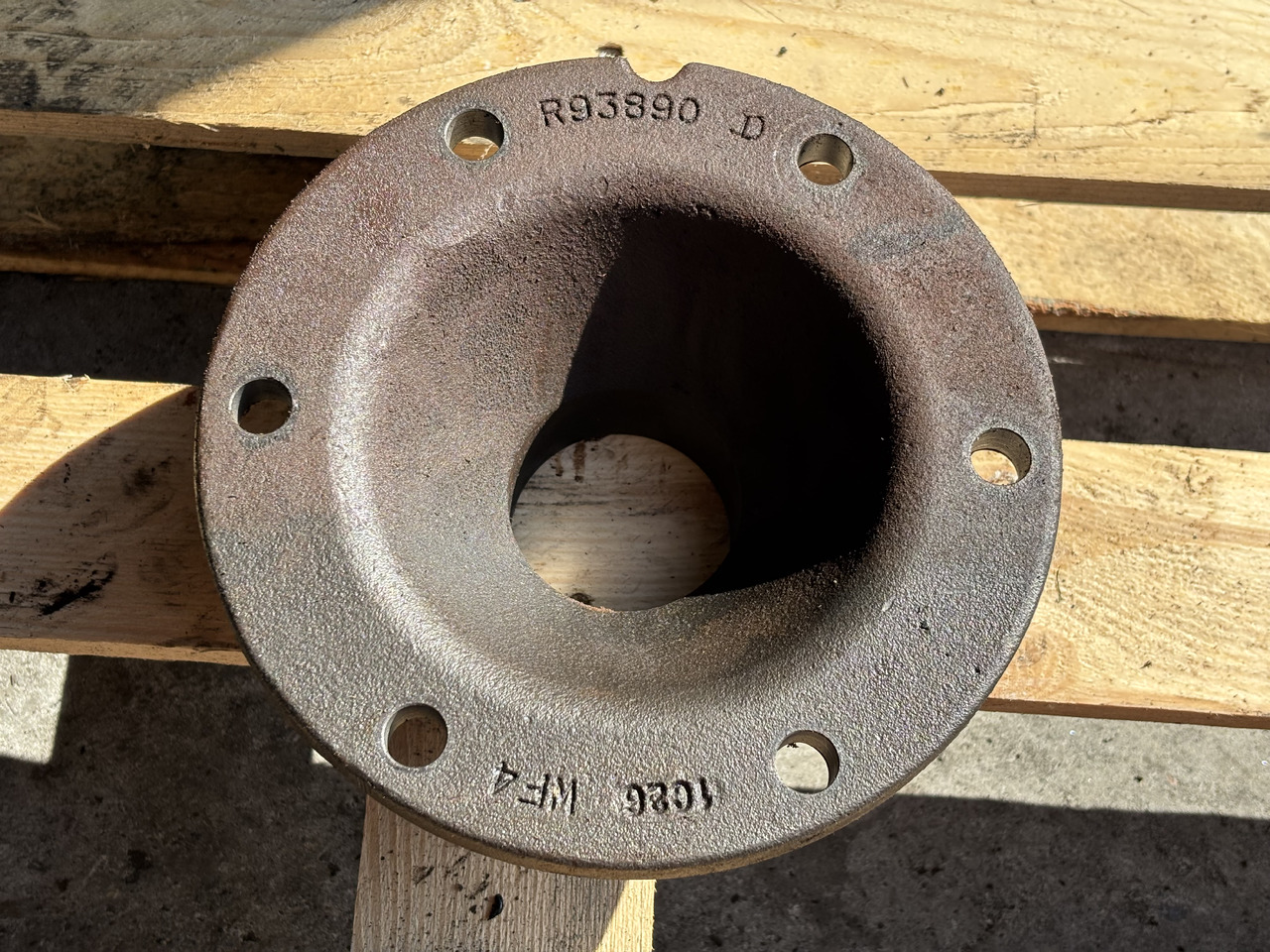 John Deere 6170 6195 7430 7530 Obudowa Łożyska R93890 - Transmisión para Maquinaria agrícola: foto 1 John Deere 6170 6195 7430 7530 Obudowa Łożyska R93890 - Transmisión para Maquinaria agrícola: foto 1
