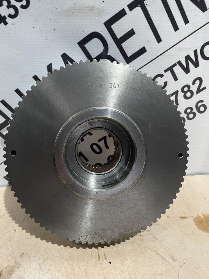 John Deere 6300 6100 6200 6400 - kosz sprzęgła R153301 RE47276 - Embrague y piezas para Maquinaria agrícola: foto 1 John Deere 6300 6100 6200 6400 - kosz sprzęgła R153301 RE47276 - Embrague y piezas para Maquinaria agrícola: foto 1