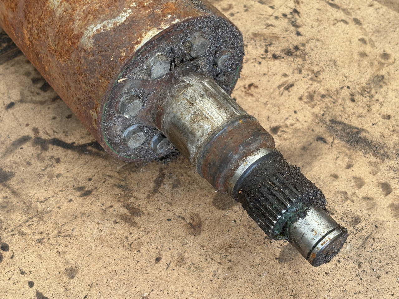 John Deere 8600 Walec Gładki Obudowa Łożyska AXE14946 HXE100665 - Piezas del tren de rodaje para Maquinaria agrícola: foto 3 John Deere 8600 Walec Gładki Obudowa Łożyska AXE14946 HXE100665 - Piezas del tren de rodaje para Maquinaria agrícola: foto 3