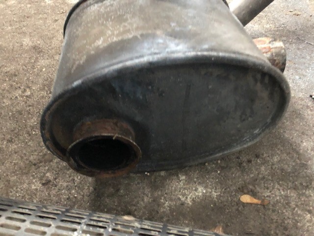 John Deere Tłumik - 6100 | 6200 | 6300 | 6400 - Silenciador para Maquinaria agrícola: foto 3 John Deere Tłumik - 6100 | 6200 | 6300 | 6400 - Silenciador para Maquinaria agrícola: foto 3