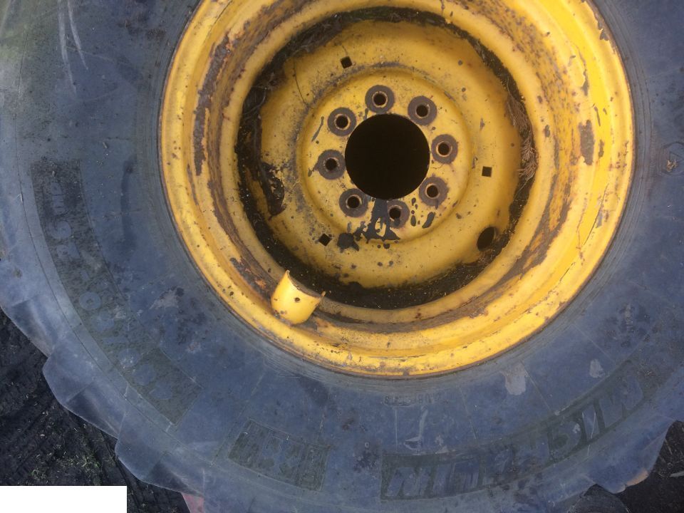 Koło - felga tylna koparko ładowarka Massey Ferguson Fermec , Terex , Rozmiar 480/80-26 - Llanta para Maquinaria agrícola: foto 1 Koło - felga tylna koparko ładowarka Massey Ferguson Fermec , Terex , Rozmiar 480/80-26 - Llanta para Maquinaria agrícola: foto 1
