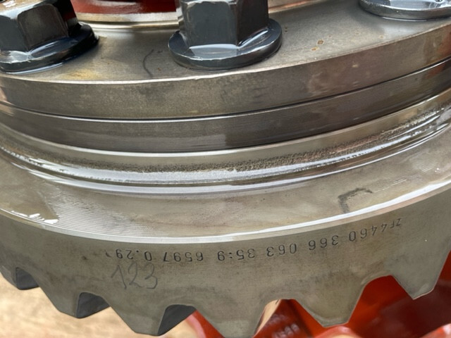 Liebherr L544 atak talerz 9:35 , ZF AP-409/DK , ZF4460366063 - Diferencial para Maquinaria de construcción: foto 5 Liebherr L544 atak talerz 9:35 , ZF AP-409/DK , ZF4460366063 - Diferencial para Maquinaria de construcción: foto 5