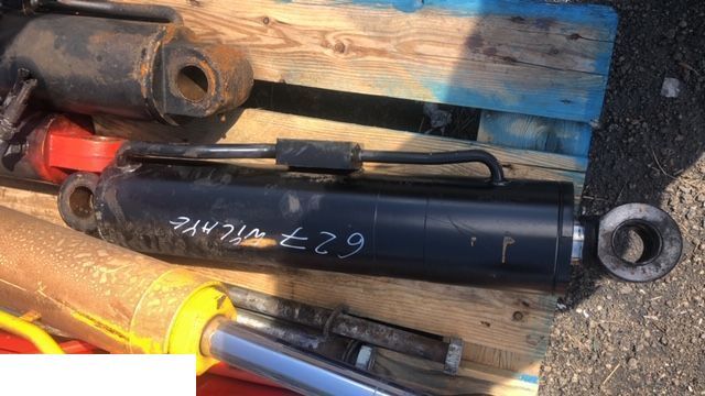 Manitou 627 - Siłownik Wychyłu - Cilindro hidráulico para Maquinaria agrícola: foto 1 Manitou 627 - Siłownik Wychyłu - Cilindro hidráulico para Maquinaria agrícola: foto 1