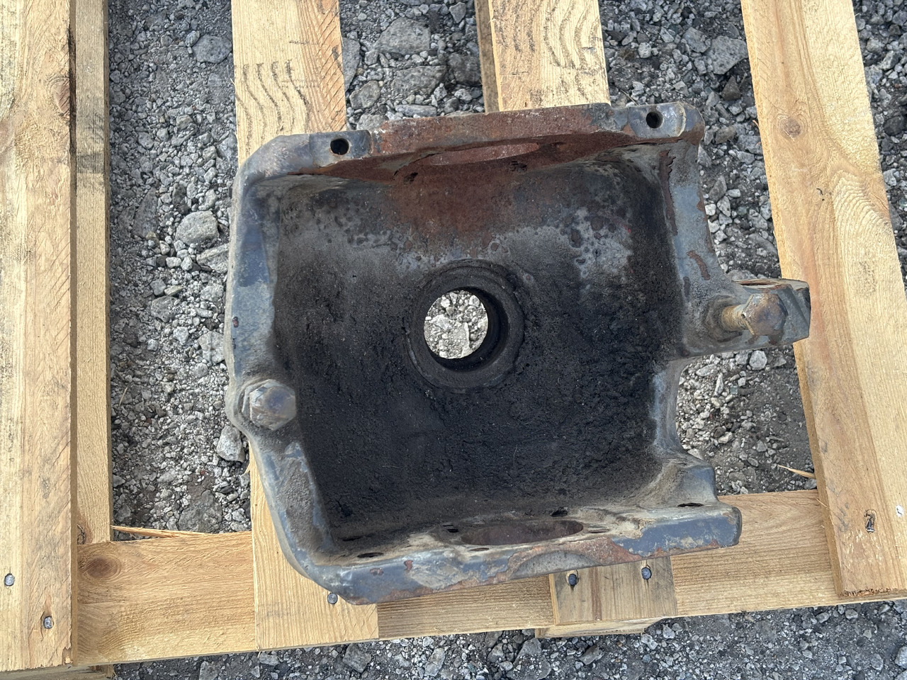 Massey Ferguson 5613 D6 Zwrotnica - Mangueta para Maquinaria agrícola: foto 1 Massey Ferguson 5613 D6 Zwrotnica - Mangueta para Maquinaria agrícola: foto 1