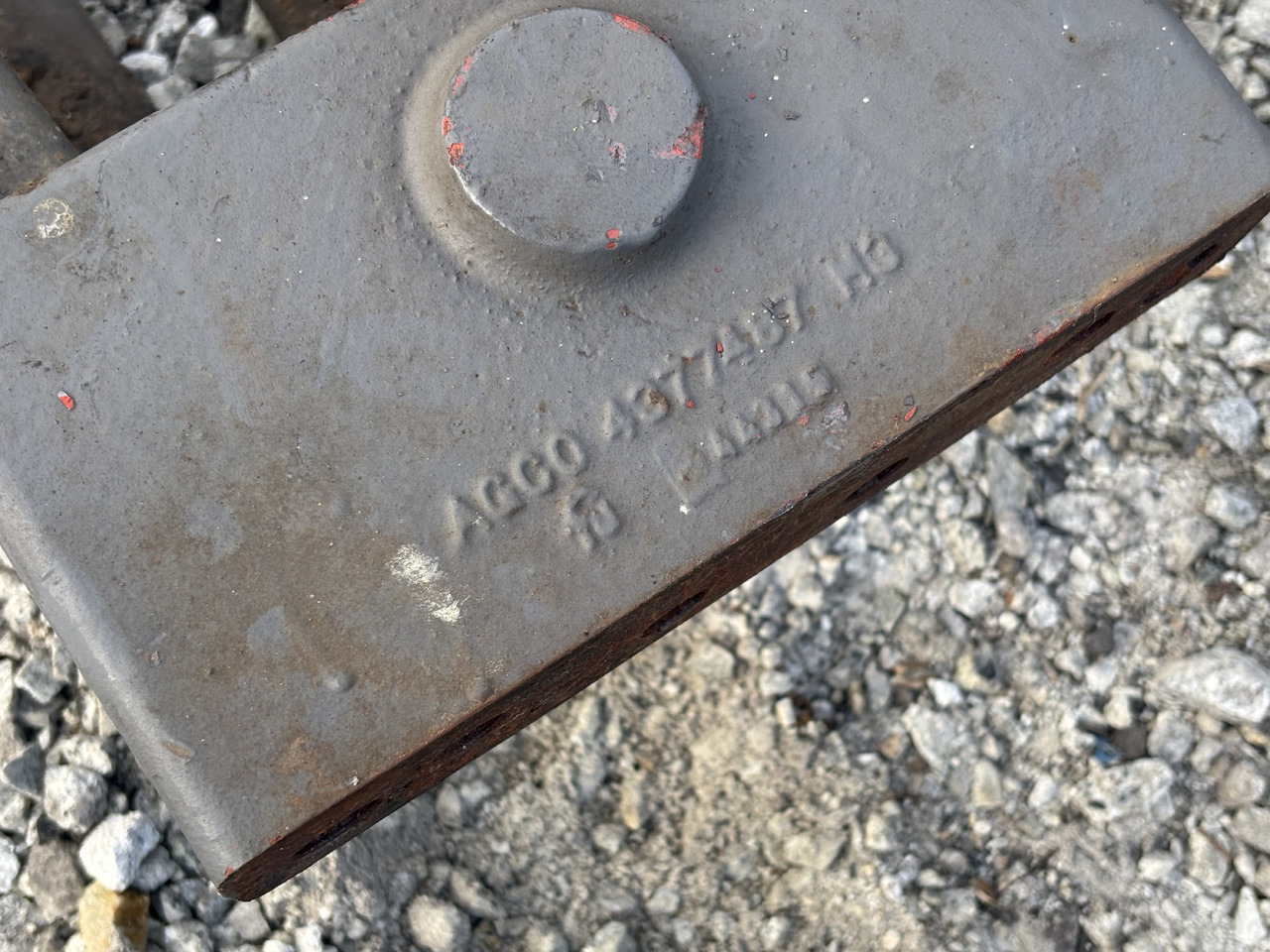 Massey Ferguson 5710 5711 5712 5713 Wahacz wspornik mostu AGCO 4377487 - Eje y piezas para Maquinaria agrícola: foto 1 Massey Ferguson 5710 5711 5712 5713 Wahacz wspornik mostu AGCO 4377487 - Eje y piezas para Maquinaria agrícola: foto 1