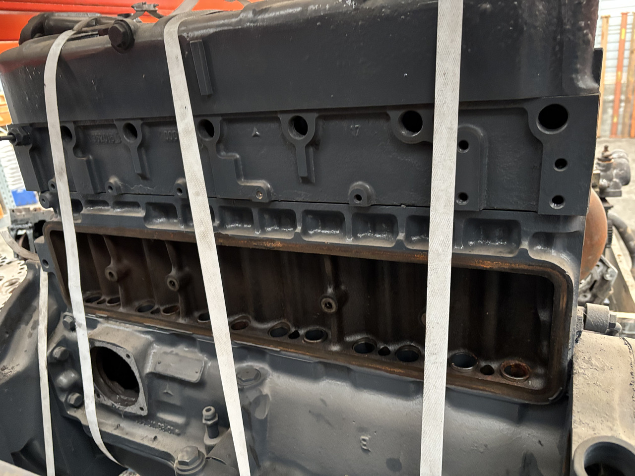 Mercedes OM 352 OM 352 5,7 L Silnik Blok Pokrywa CZĘŚCI 3520150201 3621880102 - Motor y piezas para Camión: foto 4 Mercedes OM 352 OM 352 5,7 L Silnik Blok Pokrywa CZĘŚCI 3520150201 3621880102 - Motor y piezas para Camión: foto 4