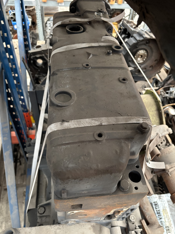 Mercedes OM 352 OM 352 5,7 L Silnik Blok Pokrywa CZĘŚCI 3520150201 3621880102 - Motor y piezas para Camión: foto 3 Mercedes OM 352 OM 352 5,7 L Silnik Blok Pokrywa CZĘŚCI 3520150201 3621880102 - Motor y piezas para Camión: foto 3