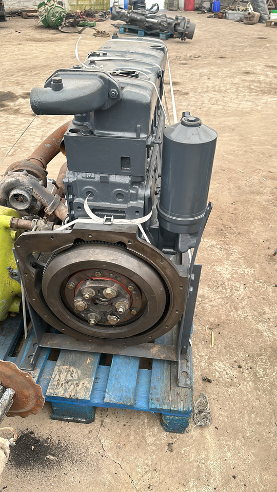 Mercedes OM352 claas Dominator silnik słupek części Głowica - Motor para Maquinaria agrícola: foto 1 Mercedes OM352 claas Dominator silnik słupek części Głowica - Motor para Maquinaria agrícola: foto 1