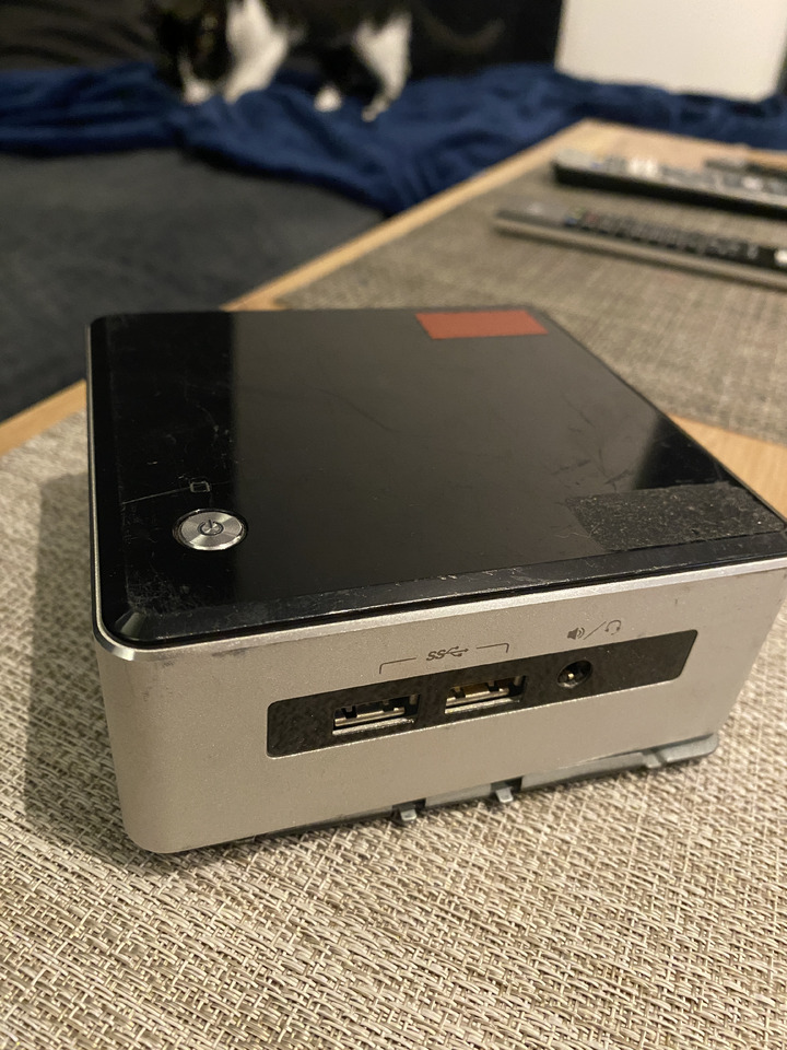 Mikrokomputer Mini PC Intel NUC5i5RYH - Herramienta/ Equipo: foto 1 Mikrokomputer Mini PC Intel NUC5i5RYH - Herramienta/ Equipo: foto 1