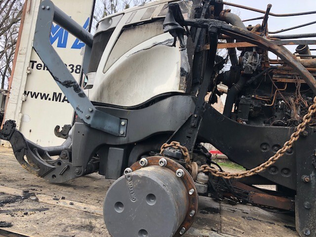 Oś 4293140M94 | Oś 770 /618 Massey Ferguson 8650 - 8690 ~ Zwolnica Zwrotnica - Eje y piezas para Maquinaria agrícola: foto 1 Oś 4293140M94 | Oś 770 /618 Massey Ferguson 8650 - 8690 ~ Zwolnica Zwrotnica - Eje y piezas para Maquinaria agrícola: foto 1