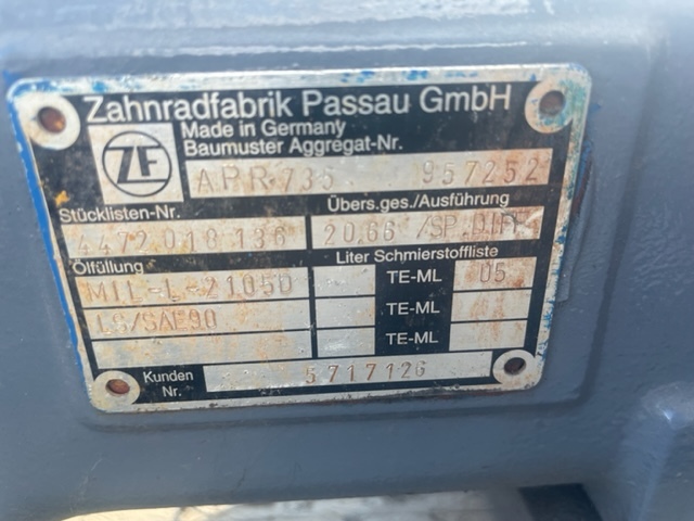 ZF APR-735 , zwolnica Piasta Półoś obudowa mostu - Eje y piezas para Maquinaria agrícola: foto 2 ZF APR-735 , zwolnica Piasta Półoś obudowa mostu - Eje y piezas para Maquinaria agrícola: foto 2