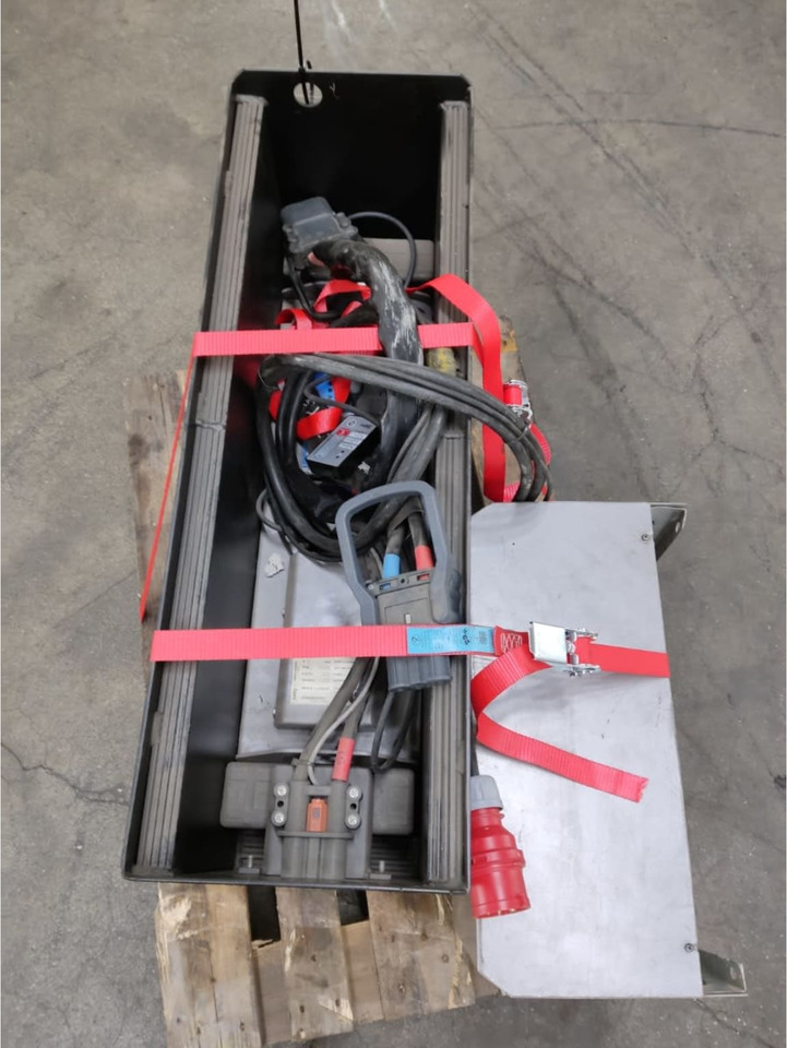 Battery 24V 240Ah - Acumulador para Equipo de manutención: foto 4 Battery 24V 240Ah - Acumulador para Equipo de manutención: foto 4