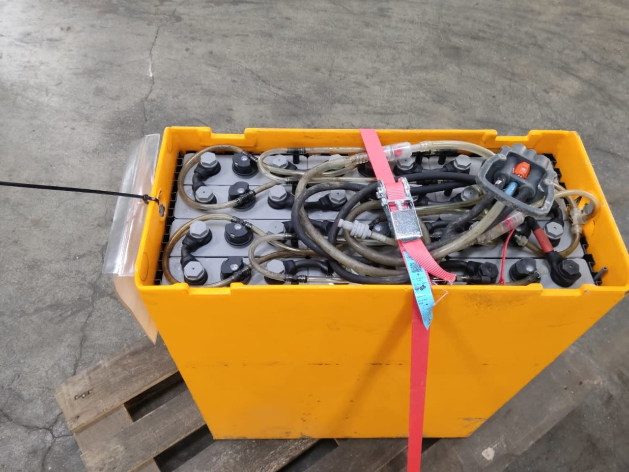 Battery 24V - Acumulador para Equipo de manutención: foto 4 Battery 24V - Acumulador para Equipo de manutención: foto 4