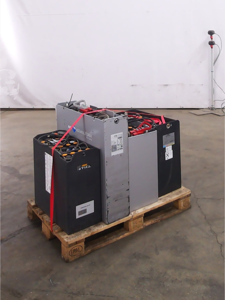 Battery Package 4x Batteries - Acumulador para Equipo de manutención: foto 1 Battery Package 4x Batteries - Acumulador para Equipo de manutención: foto 1